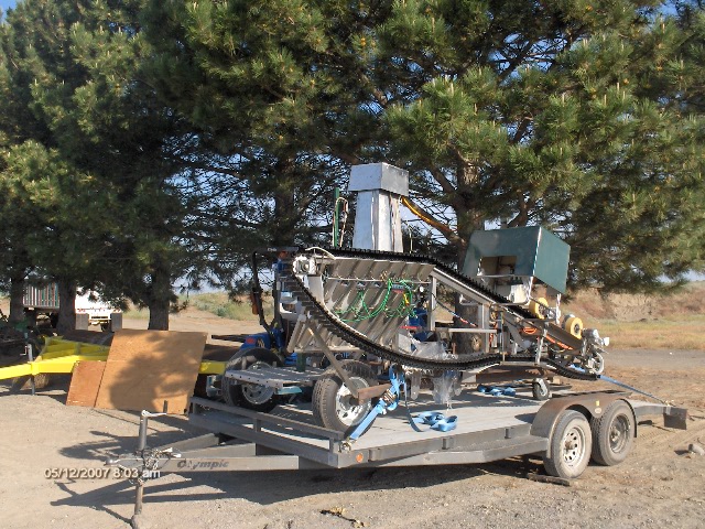 Experimental asparagus harvester - a selective harvesting machine
